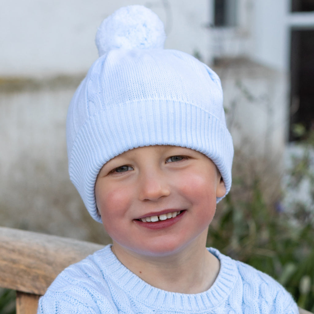 Fuzzy Bobble Hat 4658WH/00G104