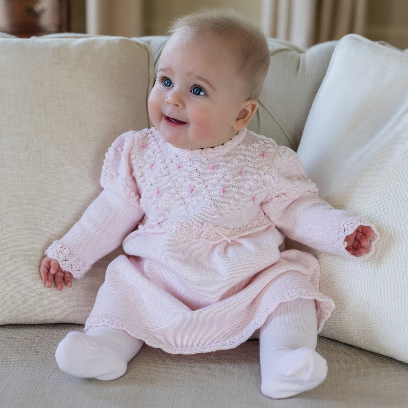 Clare Strickkleid für Babys mit Strumpfhosen
